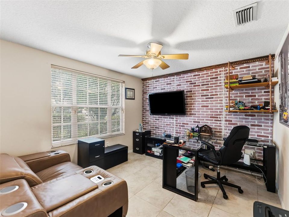 For Sale: $479,900 (3 beds, 2 baths, 1930 Square Feet)