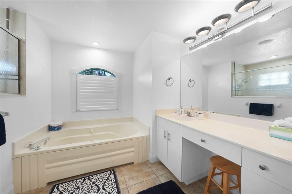 En Venta: $510,000 (3 camas, 2 baños, 1955 Pies cuadrados)