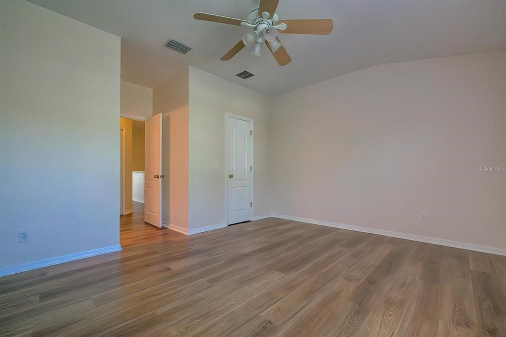 For Rent: $1,800 (3 beds, 2 baths, 1335 Square Feet)