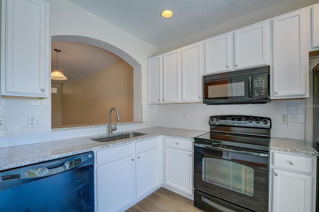 For Rent: $1,800 (3 beds, 2 baths, 1335 Square Feet)