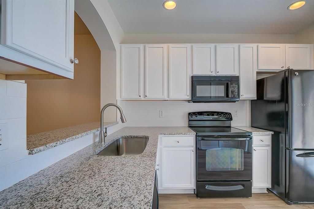 For Rent: $1,800 (3 beds, 2 baths, 1335 Square Feet)