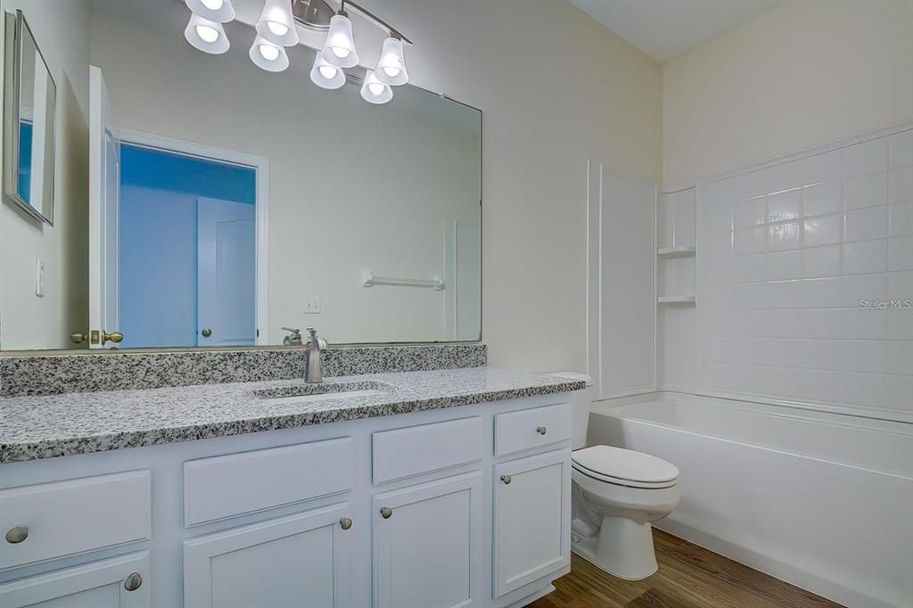 For Rent: $1,800 (3 beds, 2 baths, 1335 Square Feet)