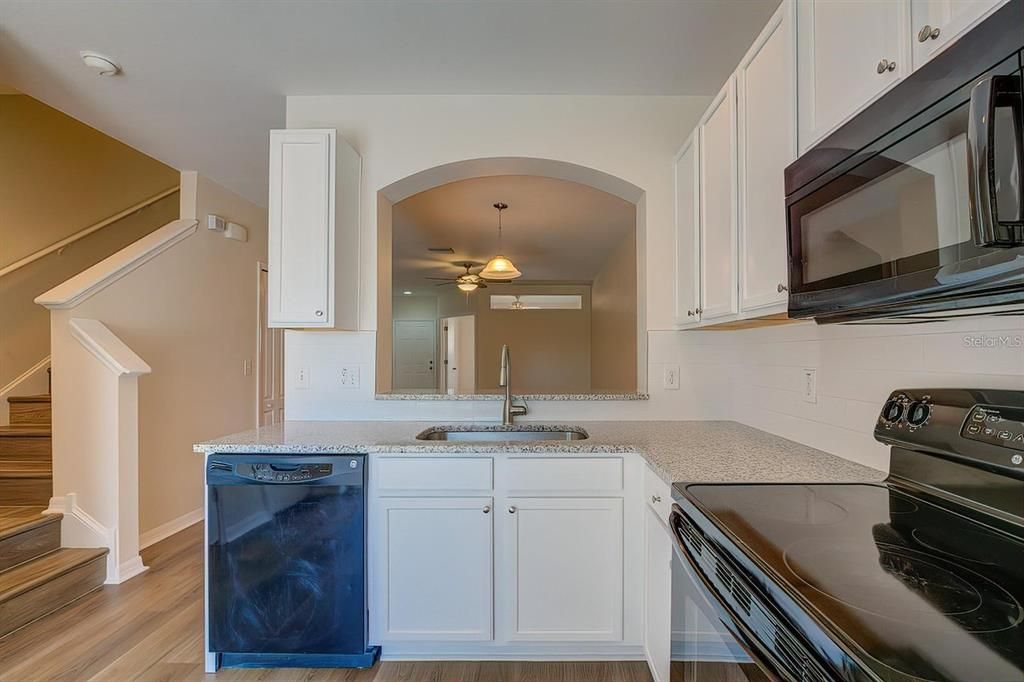 For Rent: $1,800 (3 beds, 2 baths, 1335 Square Feet)