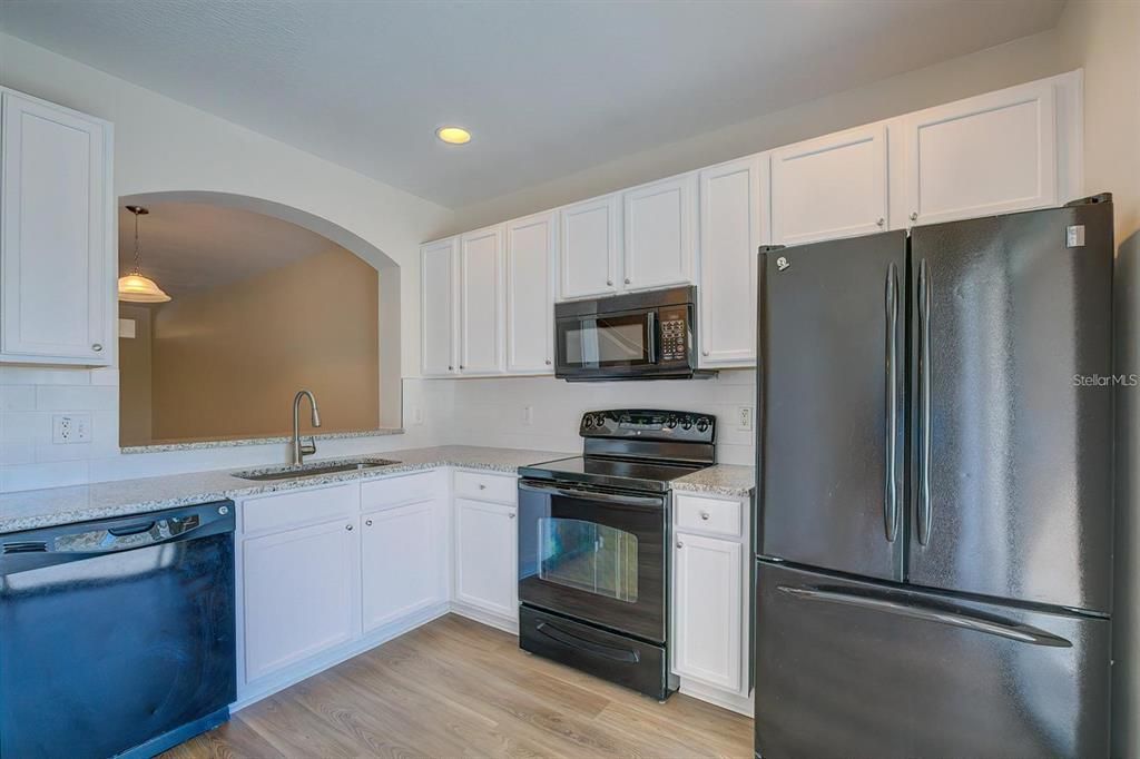 For Rent: $1,800 (3 beds, 2 baths, 1335 Square Feet)