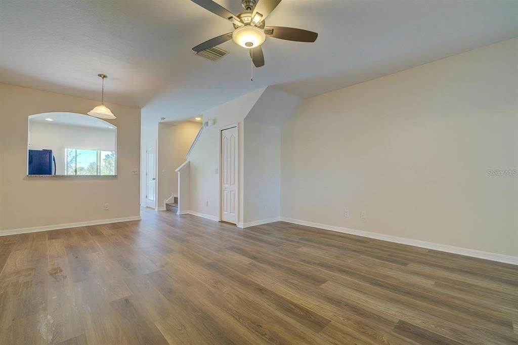 For Rent: $1,800 (3 beds, 2 baths, 1335 Square Feet)