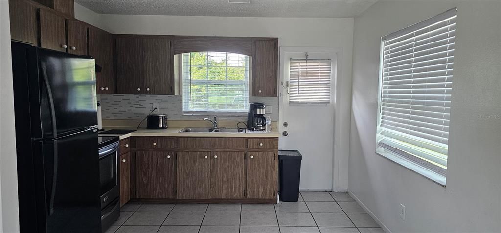 出租: $1,495 (2 贝兹, 1 浴室, 696 平方英尺)