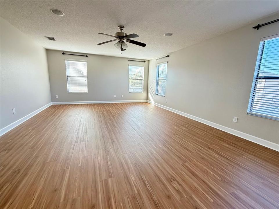 В аренду: $5,000 (6 спален, 4 ванн, 4280 Квадратных фут)