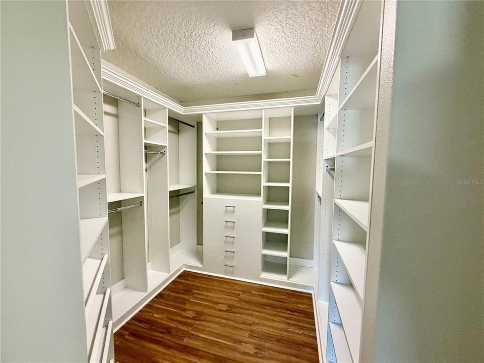 В аренду: $5,000 (6 спален, 4 ванн, 4280 Квадратных фут)