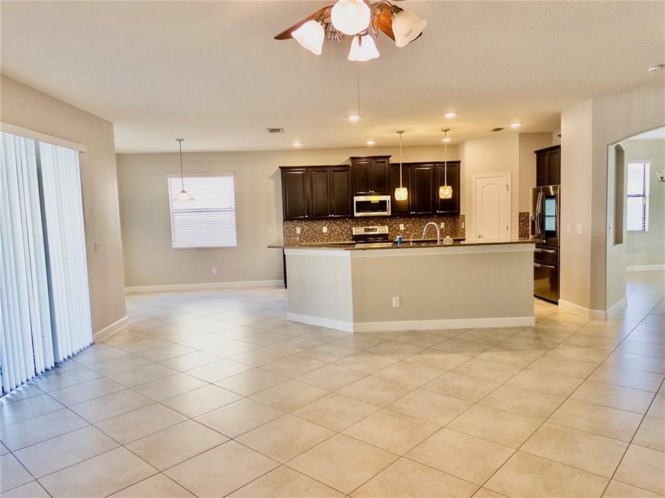 В аренду: $5,000 (6 спален, 4 ванн, 4280 Квадратных фут)