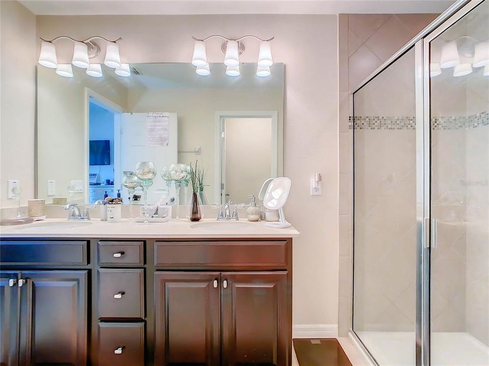 For Sale: $378,000 (3 beds, 2 baths, 1435 Square Feet)