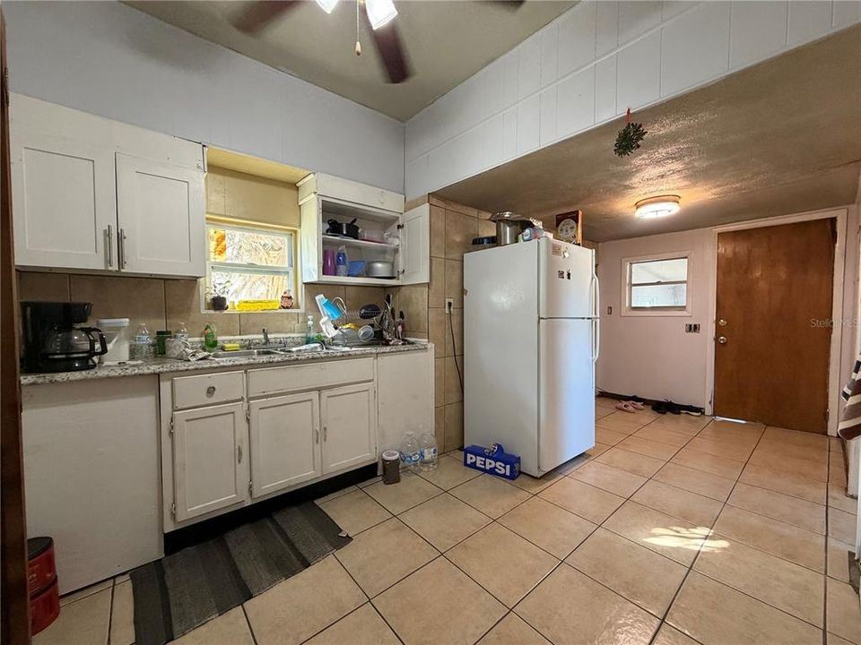 En Venta: $140,000 (3 camas, 2 baños, 894 Pies cuadrados)