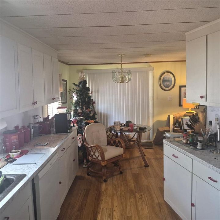 For Sale: $167,000 (2 beds, 2 baths, 1344 Square Feet)