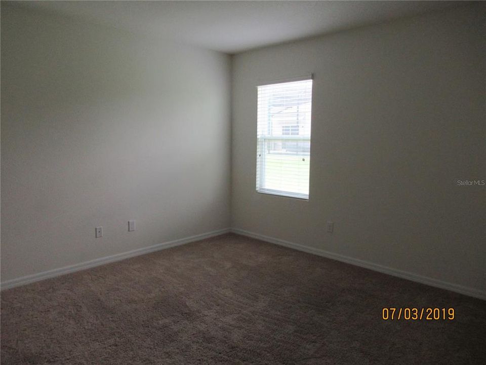 В аренду: $2,150 (4 спален, 2 ванн, 1788 Квадратных фут)