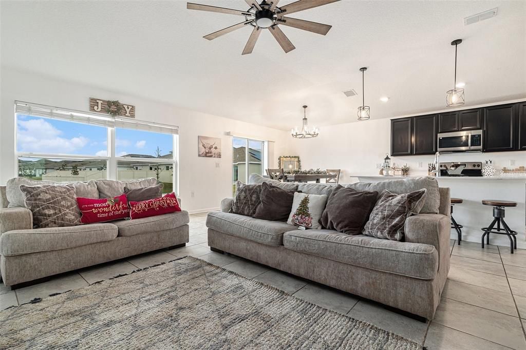 For Sale: $410,000 (4 beds, 2 baths, 1950 Square Feet)