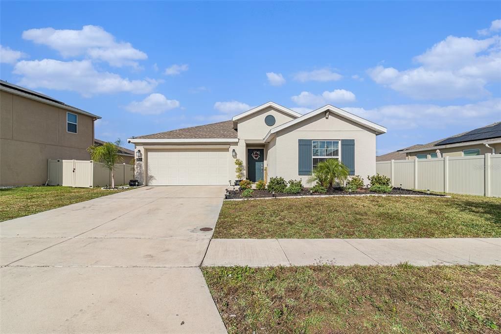 For Sale: $410,000 (4 beds, 2 baths, 1950 Square Feet)