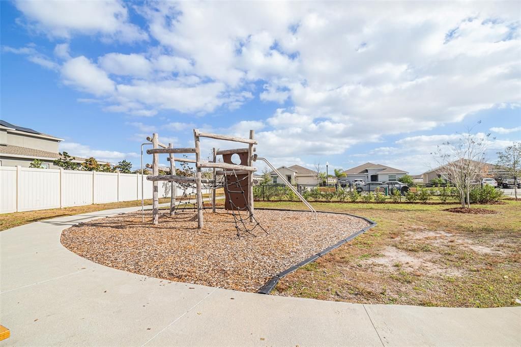 For Sale: $410,000 (4 beds, 2 baths, 1950 Square Feet)