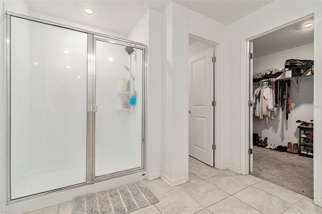 For Sale: $410,000 (4 beds, 2 baths, 1950 Square Feet)