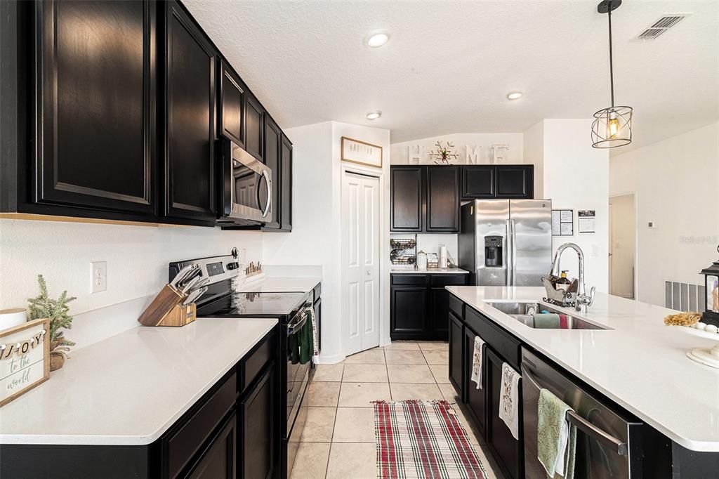 For Sale: $410,000 (4 beds, 2 baths, 1950 Square Feet)