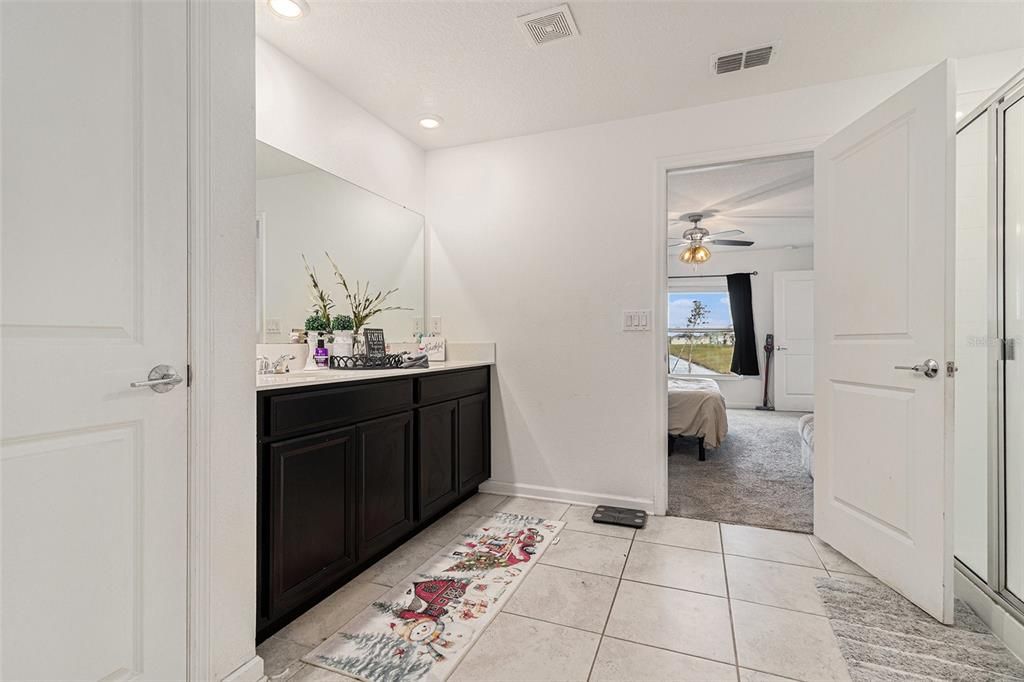 For Sale: $410,000 (4 beds, 2 baths, 1950 Square Feet)