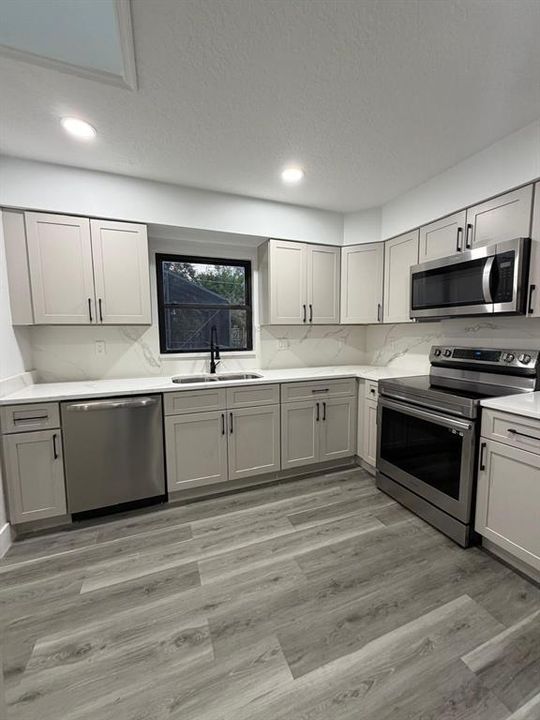 For Sale: $570,000 (4 beds, 3 baths, 1526 Square Feet)