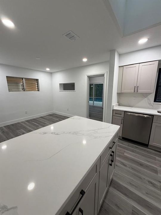 For Sale: $570,000 (4 beds, 3 baths, 1526 Square Feet)