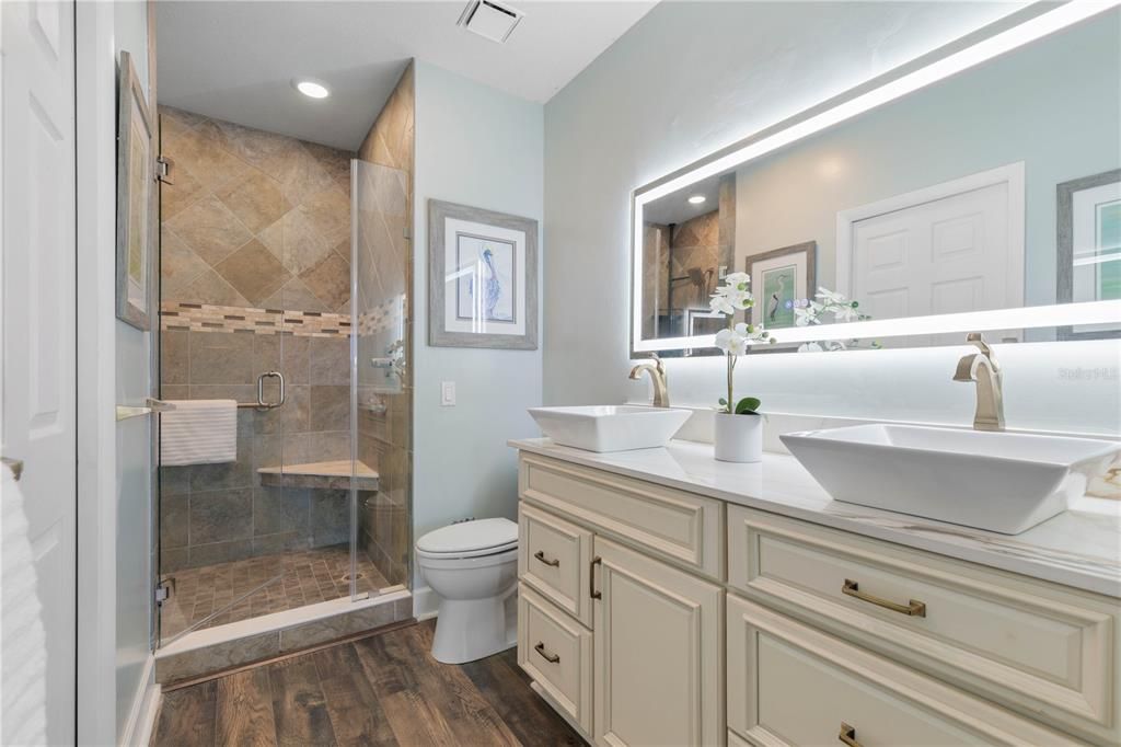 待售: $300,000 (3 贝兹, 2 浴室, 1230 平方英尺)