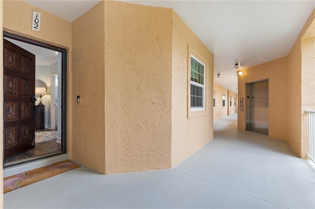 待售: $300,000 (3 贝兹, 2 浴室, 1230 平方英尺)