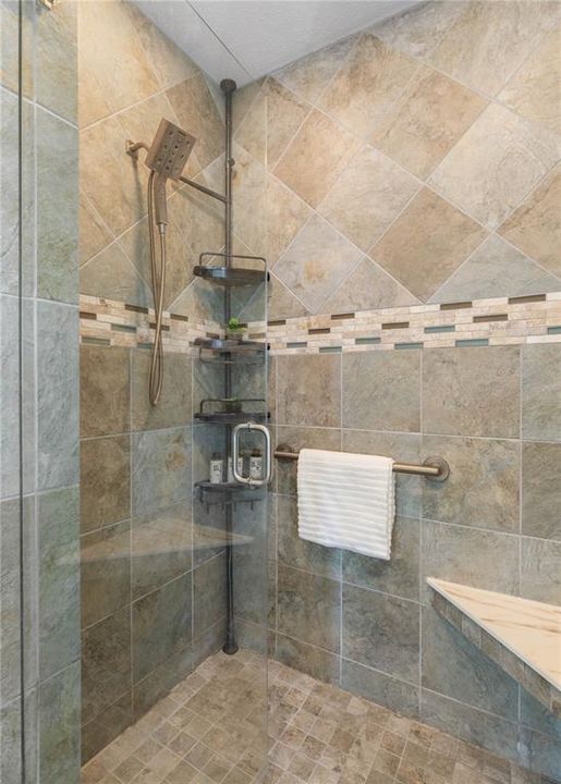 待售: $300,000 (3 贝兹, 2 浴室, 1230 平方英尺)