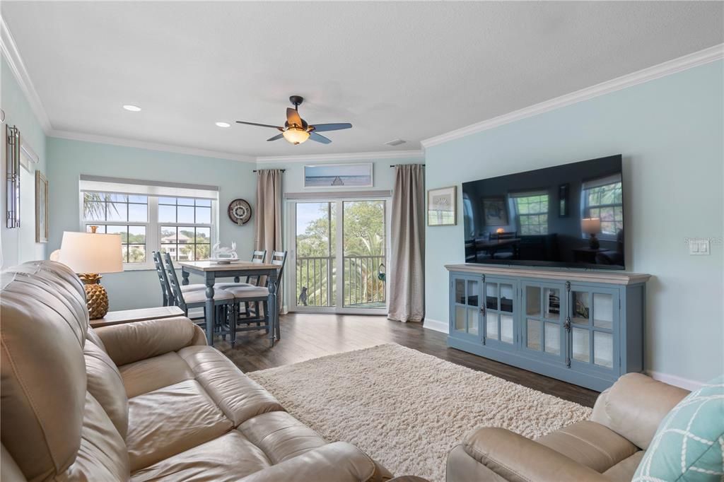 待售: $300,000 (3 贝兹, 2 浴室, 1230 平方英尺)