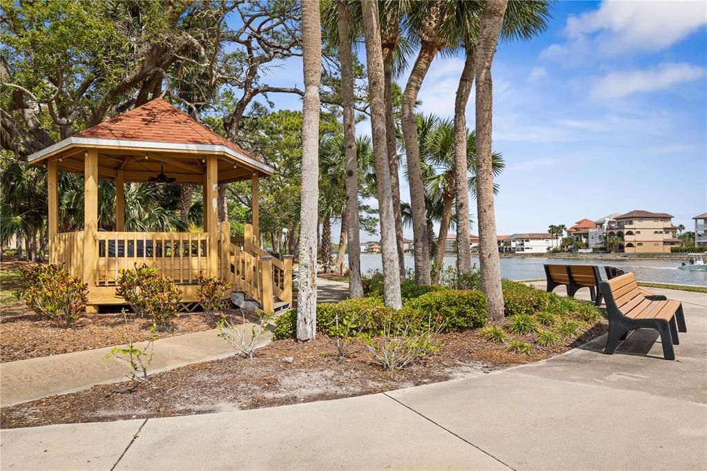 待售: $300,000 (3 贝兹, 2 浴室, 1230 平方英尺)