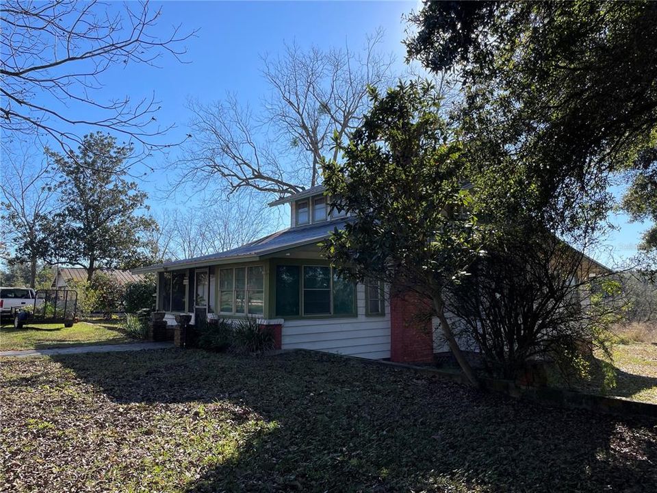 出租: $1,850 (1 贝兹, 1 浴室, 1645 平方英尺)