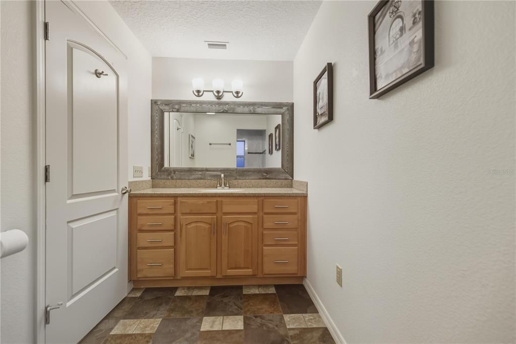 En Venta: $599,000 (3 camas, 2 baños, 1612 Pies cuadrados)