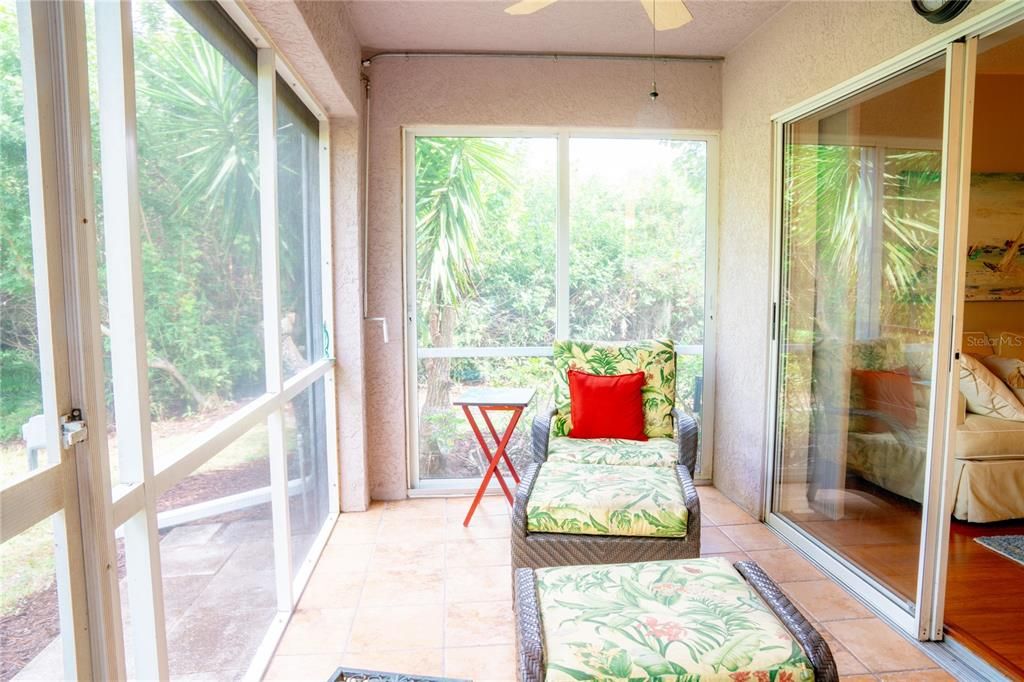 For Sale: $280,000 (2 beds, 2 baths, 1099 Square Feet)