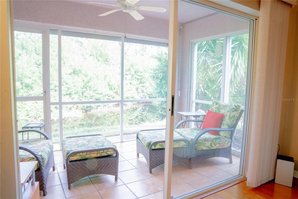 For Sale: $280,000 (2 beds, 2 baths, 1099 Square Feet)