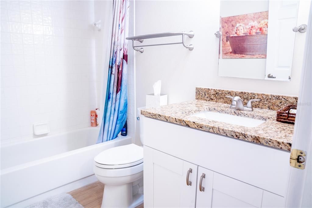 For Sale: $280,000 (2 beds, 2 baths, 1099 Square Feet)