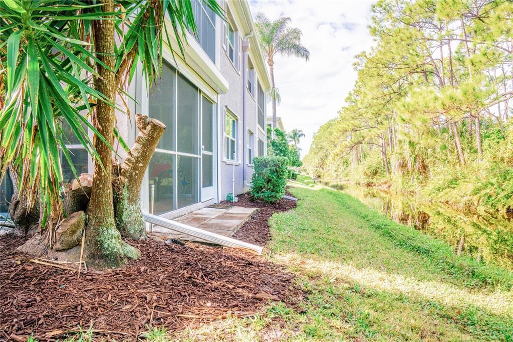 For Sale: $280,000 (2 beds, 2 baths, 1099 Square Feet)