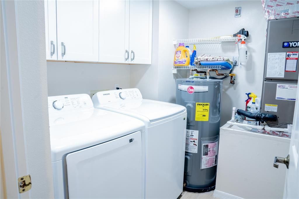 For Sale: $280,000 (2 beds, 2 baths, 1099 Square Feet)