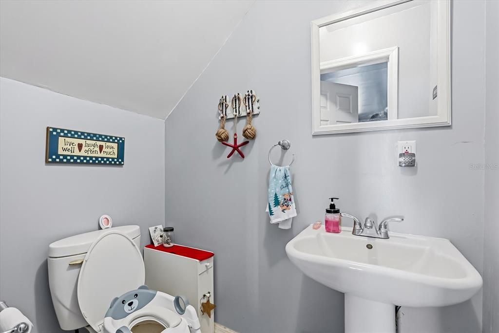 En Venta: $425,000 (6 camas, 3 baños, 2317 Pies cuadrados)