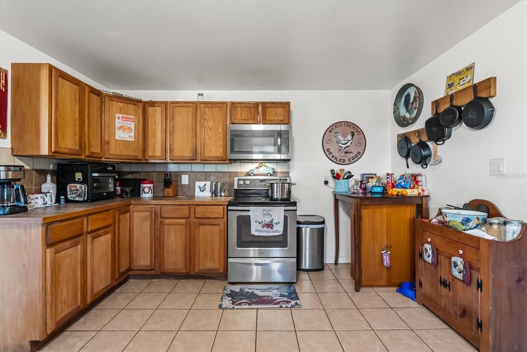 En Venta: $425,000 (6 camas, 3 baños, 2317 Pies cuadrados)