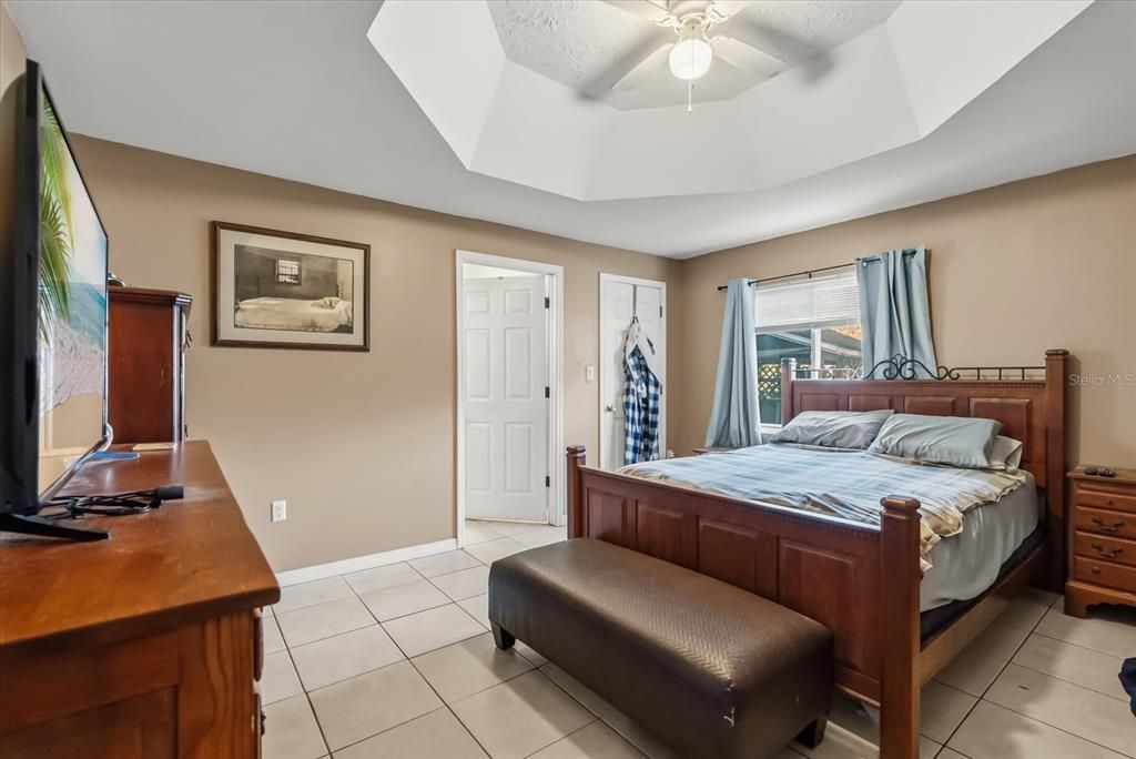 En Venta: $425,000 (6 camas, 3 baños, 2317 Pies cuadrados)