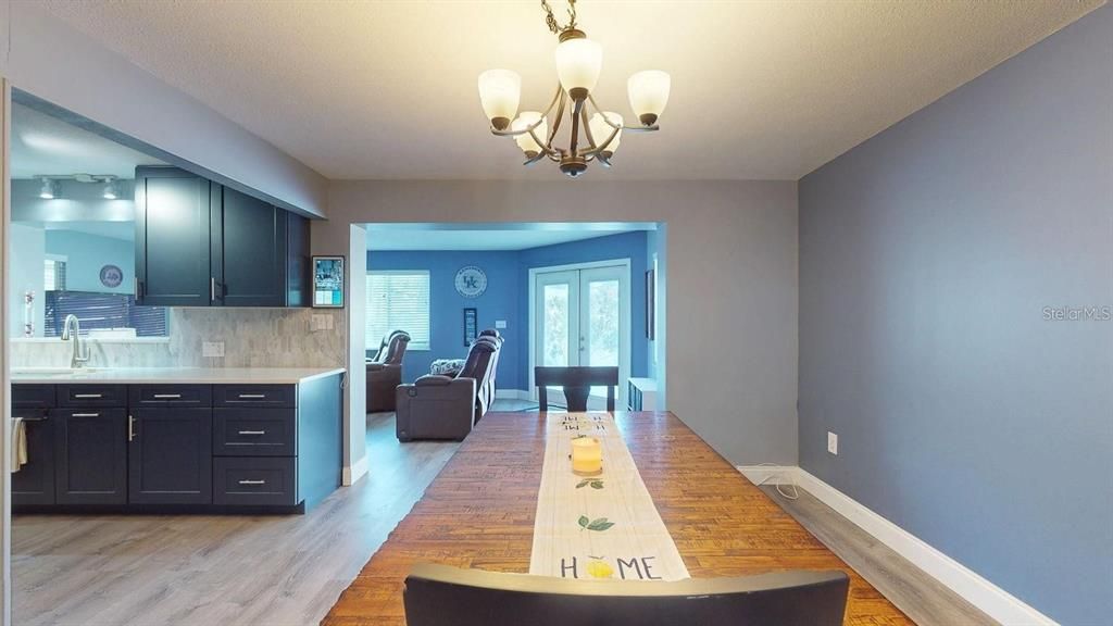 For Sale: $540,000 (3 beds, 2 baths, 1921 Square Feet)