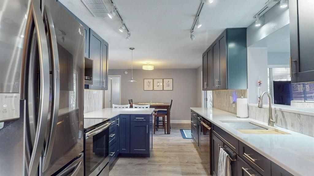 For Sale: $540,000 (3 beds, 2 baths, 1921 Square Feet)