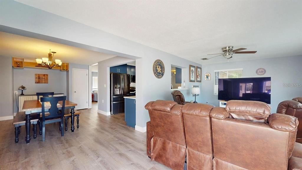 For Sale: $540,000 (3 beds, 2 baths, 1921 Square Feet)