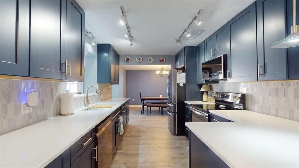 For Sale: $540,000 (3 beds, 2 baths, 1921 Square Feet)