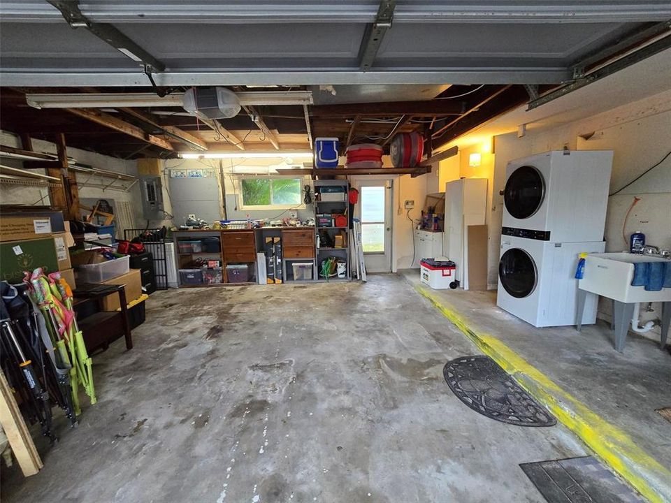 For Sale: $540,000 (3 beds, 2 baths, 1921 Square Feet)