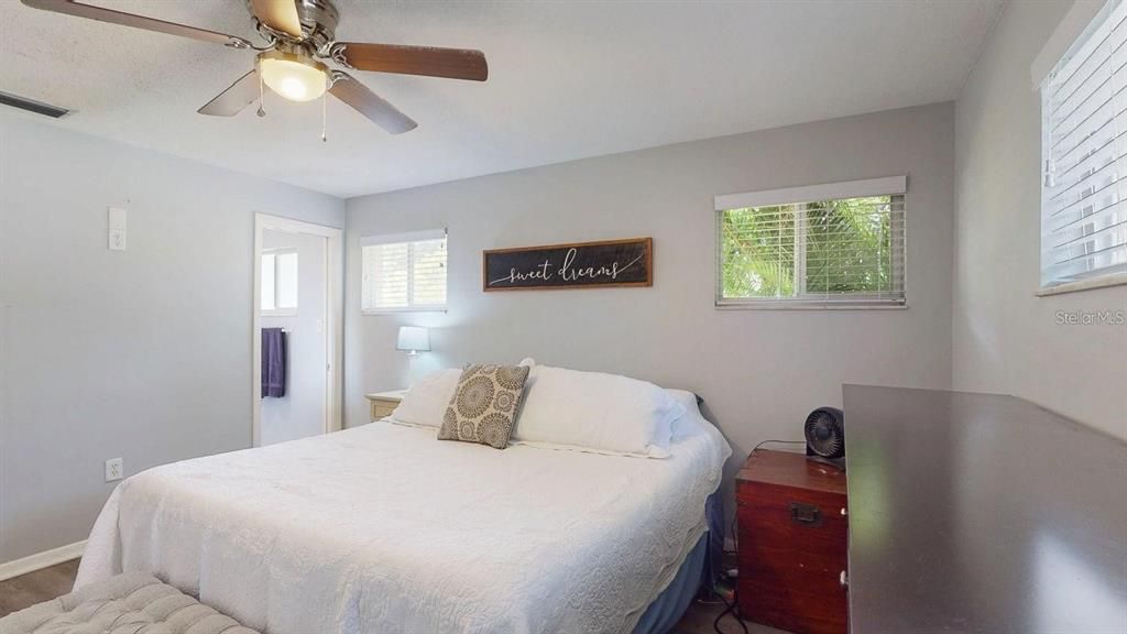 For Sale: $540,000 (3 beds, 2 baths, 1921 Square Feet)