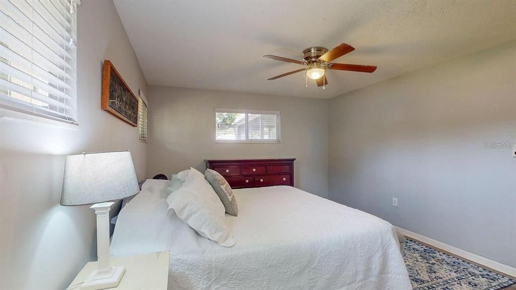 For Sale: $540,000 (3 beds, 2 baths, 1921 Square Feet)