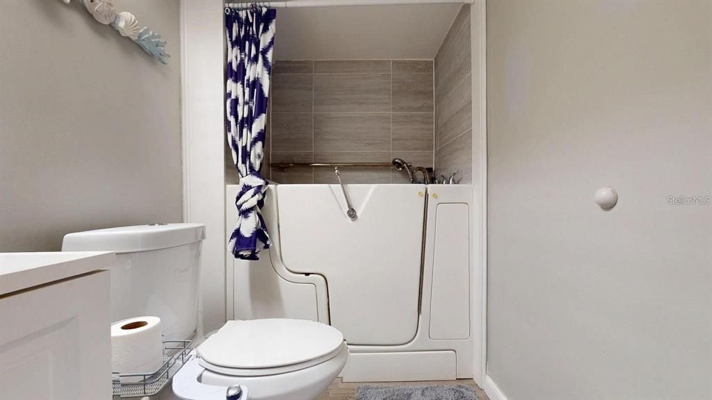 For Sale: $540,000 (3 beds, 2 baths, 1921 Square Feet)