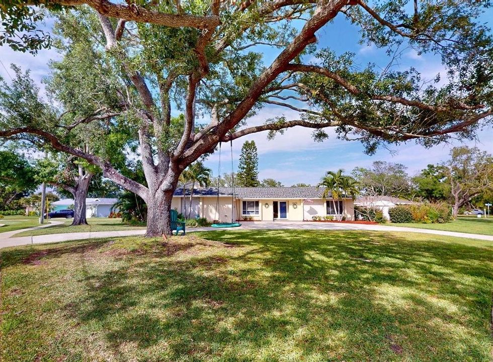 For Sale: $540,000 (3 beds, 2 baths, 1921 Square Feet)