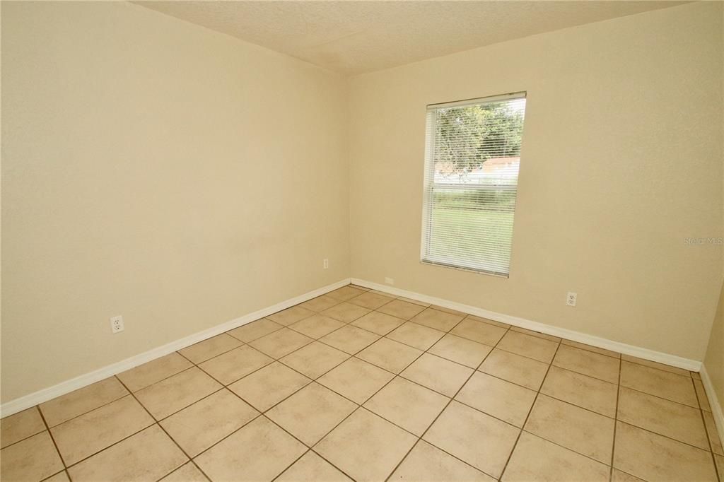 For Sale: $280,000 (3 beds, 2 baths, 1156 Square Feet)